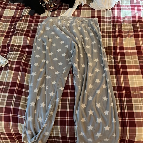 Doing a closet clean out! Let me know what your interested in - Picture 4 of 14